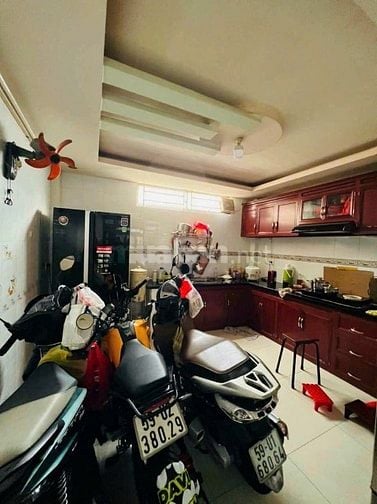 NGỘP BANK BÁN GẤP NHÀ Q7 Đ.LÊ VĂN LƯƠNG 61M2/1TY850, SỔ RIÊNG, HẺM 5M