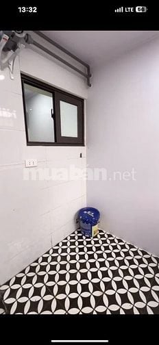 Bán tập thể p405 nhà E3 cầu thang 1 - Phương Mai 