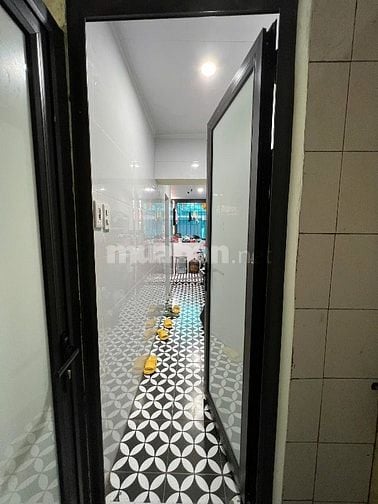 Bán tập thể p405 nhà E3 cầu thang 1 - Phương Mai 
