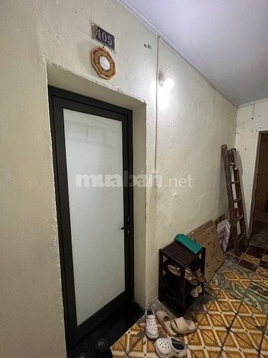 Bán tập thể p405 nhà E3 cầu thang 1 - Phương Mai 