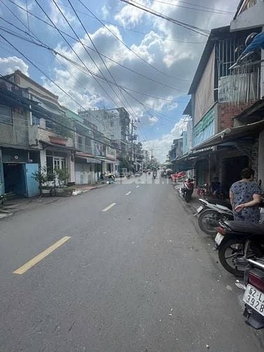  4,6tỷ nhà 71m2 đất , 1 lầu vị trí đẹp sau lưng Mặt Tiền nguyễn duy 