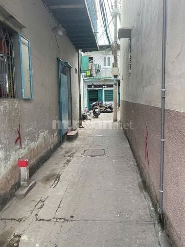  4,6tỷ nhà 71m2 đất , 1 lầu vị trí đẹp sau lưng Mặt Tiền nguyễn duy 
