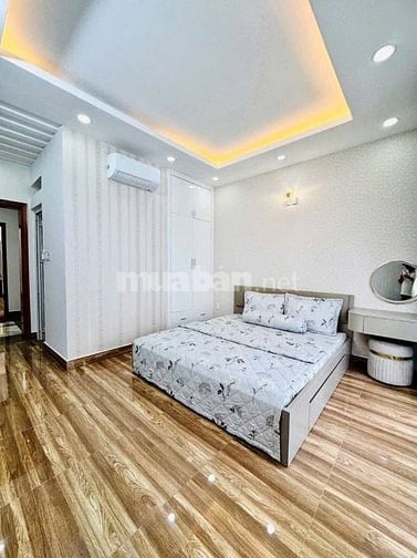 NHÀ MỚI 4 TẦNG FULL NỘI THẤT,5PN,5WC,PK,BẾP,ĐƯỜNG HOÀNG BẬT ĐẠT,P15,TB