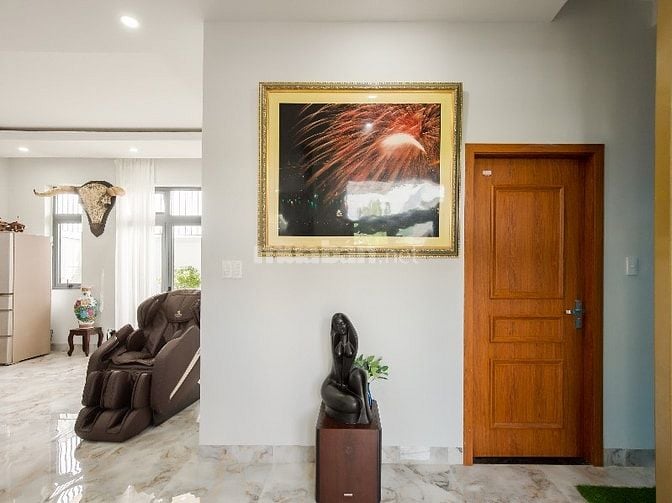 CẦN BÁN VILLA 3 TẦNG CẠNH BIỂN