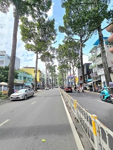 Bán gấp nhà mặt tiền Nguyễn Tri Phương, Q10, DT: 7x16m, giá siêu hời