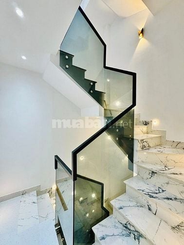 Nhà đẹp mới xây-4 Tầng- đối diện vincom Phan Văn Trị