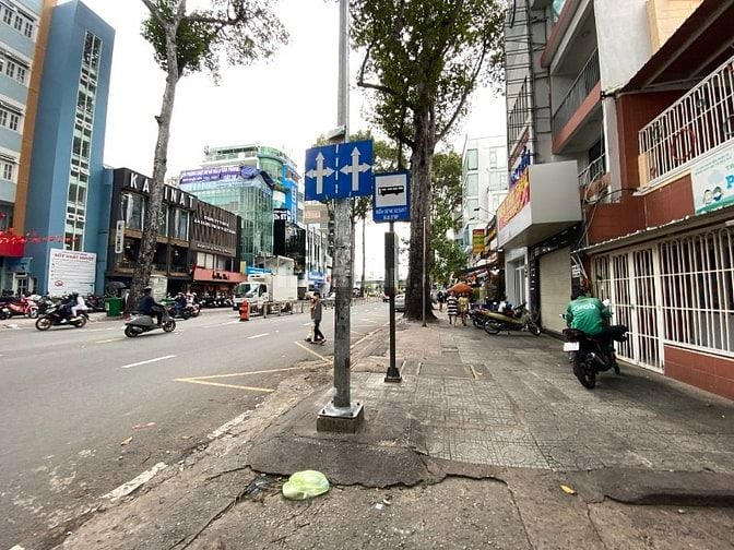 Bán gấp nhà mặt tiền Nguyễn Tri Phương, Q10, DT: 7x16m, giá siêu hời