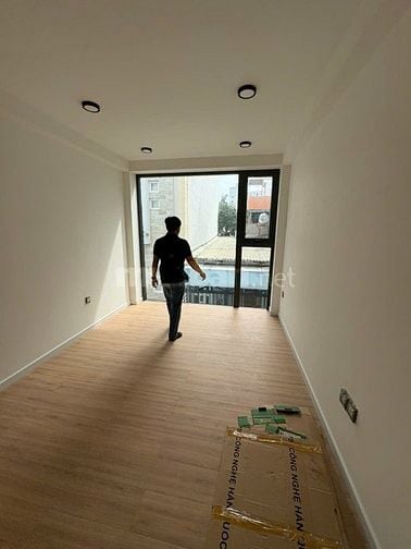 Bán nhà mới sổ hồng riêng 27m2 (4 tầng DTSD:97m2) Lê Hồng Phong Q5