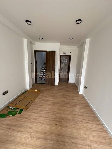 Bán nhà mới sổ hồng riêng 27m2 (4 tầng DTSD:97m2) Lê Hồng Phong Q5