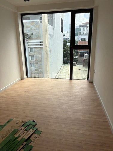Bán nhà mới sổ hồng riêng 27m2 (4 tầng DTSD:97m2) Lê Hồng Phong Q5
