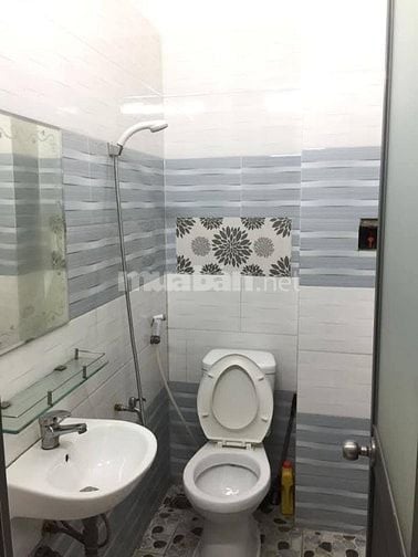 Bán nhà 2 mặt hẻm đường Lương Văn Can, Phường 15, Quận 8