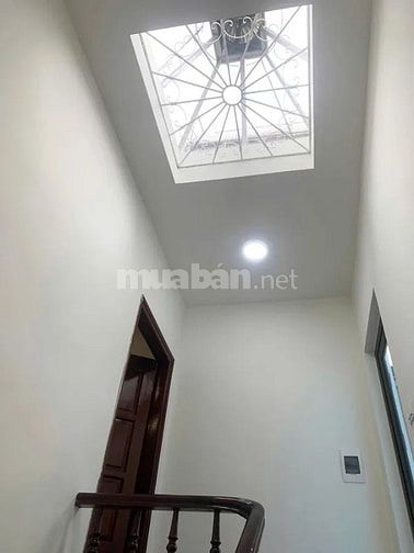 Bán nhà khu vực Cổ Nhuế, Bắc Từ Liêm, 4 tầng đẹp, gần chợ, trường đại 
