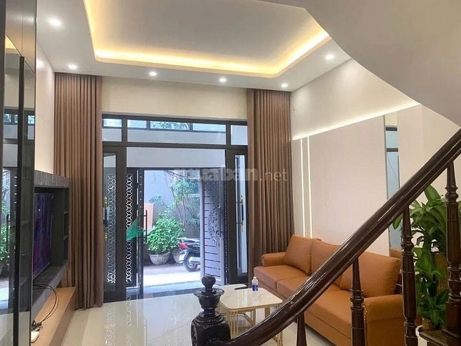 Bán nhà khu vực Cổ Nhuế, Bắc Từ Liêm, 4 tầng đẹp, gần chợ, trường đại 