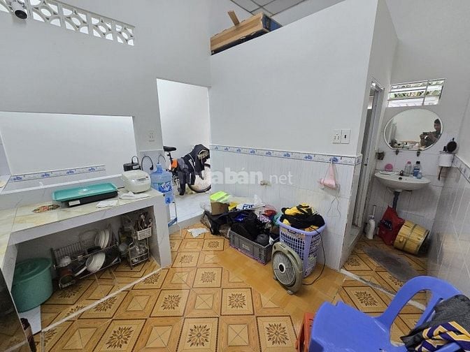 Cần bán ngay và luôn nằm trên đường số 8 giá chỉ nhỉnh 3 tỷ