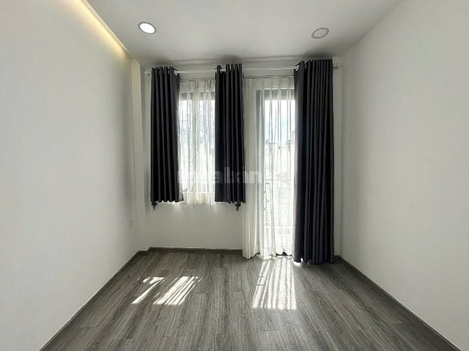 CẦN RA GẤP CĂN NHÀ Đ LÊ DUY NHUẬN, TÂN BÌNH, GẦN CHỢ HOÀNG HOA THÁM