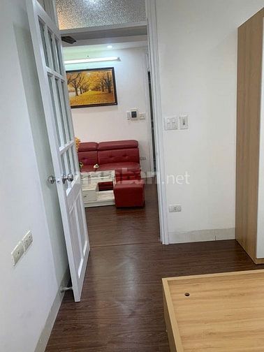 Căn hộ 2pn, mặt phố to, gần Ngã tư sở