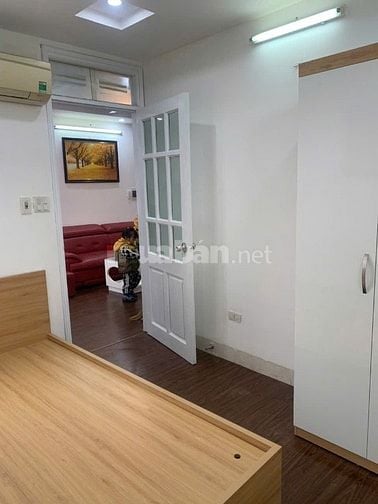 Căn hộ 2pn, mặt phố to, gần Ngã tư sở