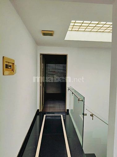 Bán nhà có hầm mặt tiền An Dương Vương Quận 6, lề 9m, DT 4x20m
