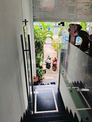Bán nhà có hầm mặt tiền An Dương Vương Quận 6, lề 9m, DT 4x20m