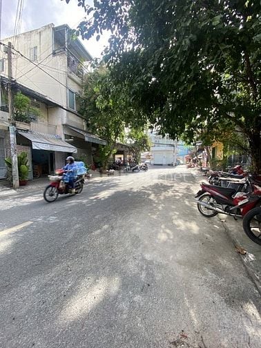 Mặt Tiền Kinh Doanh Ngay Nguyễn Sơn, Tân Phú, 76M2, 4 Tầng,Chỉ 11.x Tỷ