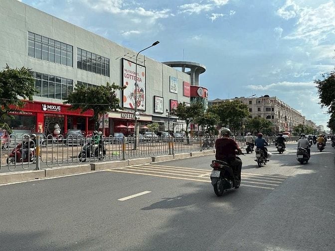 CHDV ngang 8m hẻm 276 Thống Nhất 240m2 6T 31PN 160tr gần Lotte 36.5 tỷ