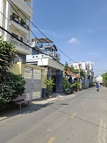 Bán đất mặt tiền đường 28 Cát Lái Quận 2 cũ giá 19 tỷ