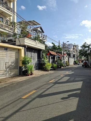 Bán đất mặt tiền đường 28 Cát Lái Quận 2 cũ giá 19 tỷ