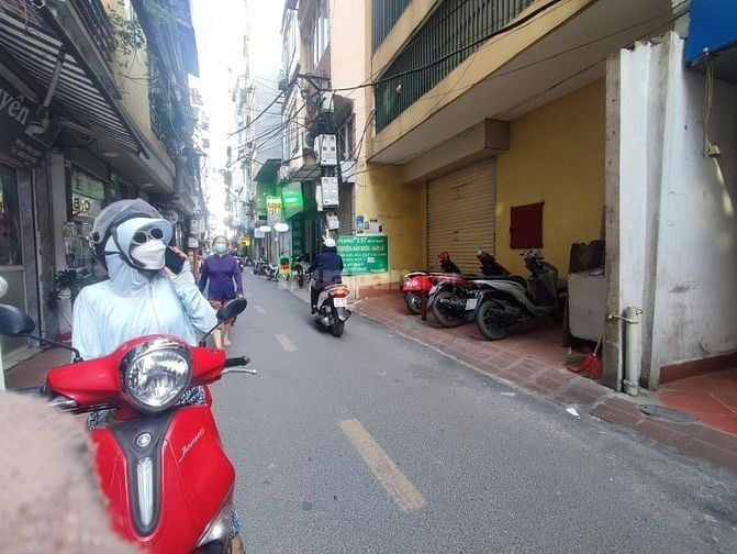 Bán nhà mặt phố Xã Đàn vỉa hè đá bóng, thang máy 7t, dt 120m2, mt 4.5m