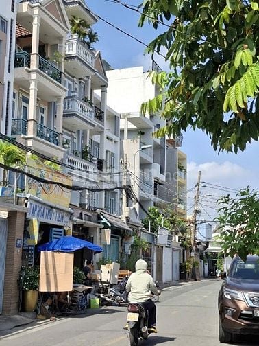 Bán đất mặt tiền đường 28 Cát Lái Quận 2 cũ giá 19 tỷ