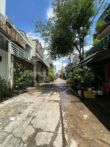 Bán nhà 3 tầng đúc mới, hẻm xe tải 8m Nguyễn Quý Yêm, Quận Bình Tân