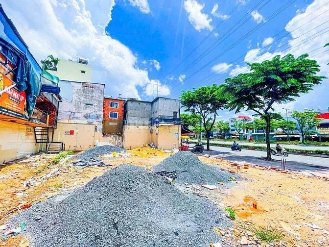 Cho Thuê Nhà MặtTiền Phạm Văn Đồng, P11 Bình Thạnh_Diện tích:18m x 20m