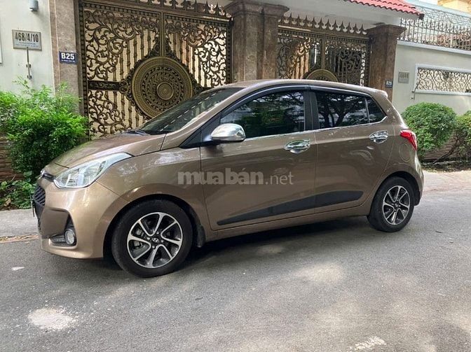 Gia đình bán xe Hyundai Grand i10 bản 1.2AT full option