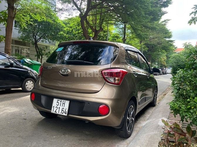 Gia đình bán xe Hyundai Grand i10 bản 1.2AT full option
