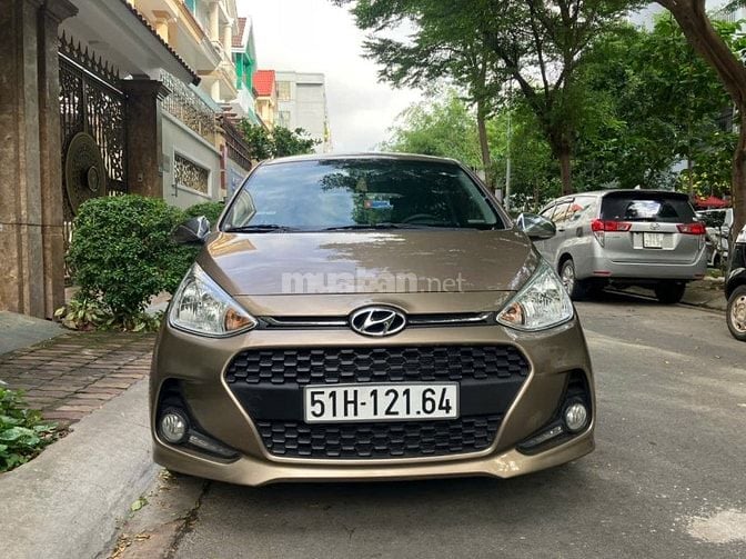 Gia đình bán xe Hyundai Grand i10 bản 1.2AT full option