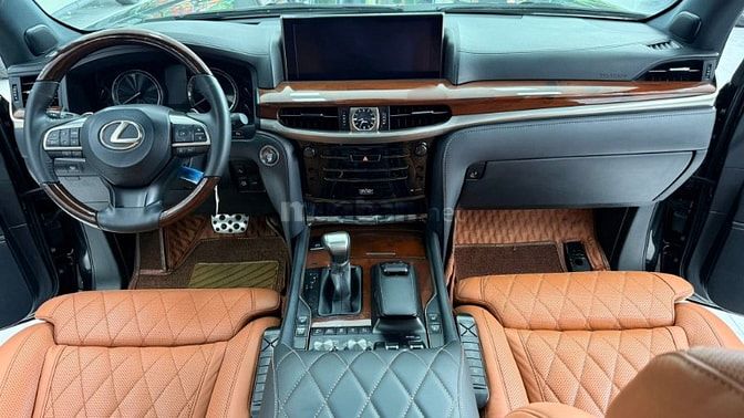 Bán Lexus LX570 MBS 4 chỗ  Siêu Vip, sản xuất 2020, nhập Trung Đông.