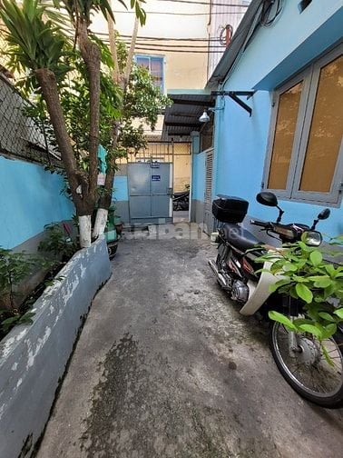 Phòng có Gác, máy lạnh, kệ bếp, toilet riêng, 3.8tr, gần Hutech, UEF..