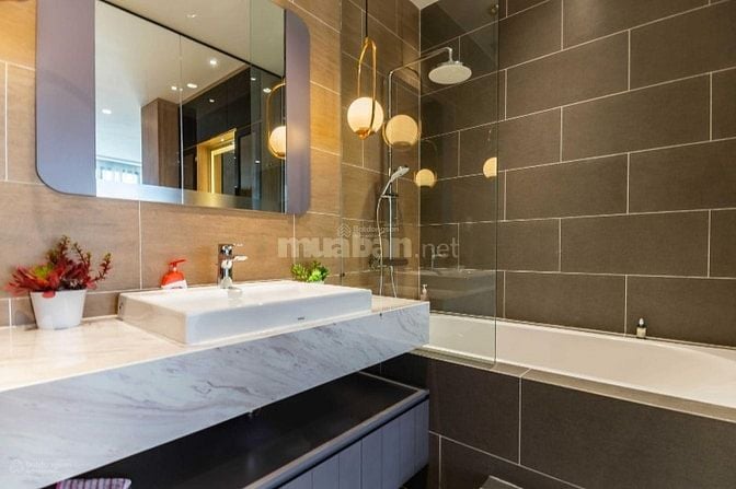 Chính chủ cần bán căn hộ CC Âu Cơ Tower, dt: 67m2, 2Pn, giá: 3 tỷ, SH