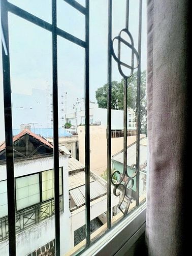Mặt tiền 678c Sư Vạn Hạnh Q.10, DT: 9,7x14,1m kết cấu 5 tầng HĐT 100tr