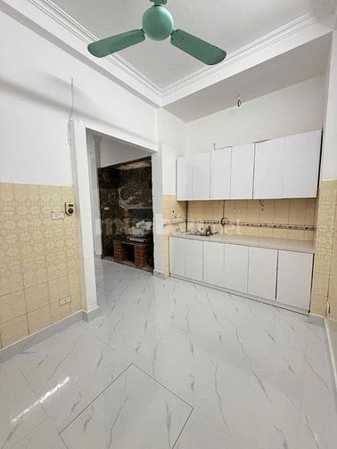 Nhà đẹp mới thoáng Lạc Long Quân, DT 35m2 4 tầng, giá TL 8.5 tỷ