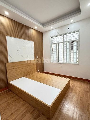Nhà đẹp mới thoáng Lạc Long Quân, DT 35m2 4 tầng, giá TL 8.5 tỷ