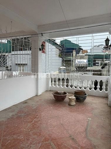 Nhà đẹp mới thoáng Lạc Long Quân, DT 35m2 4 tầng, giá TL 8.5 tỷ