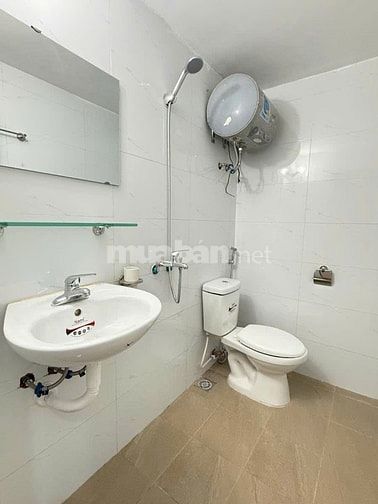 Nhà đẹp mới thoáng Lạc Long Quân, DT 35m2 4 tầng, giá TL 8.5 tỷ