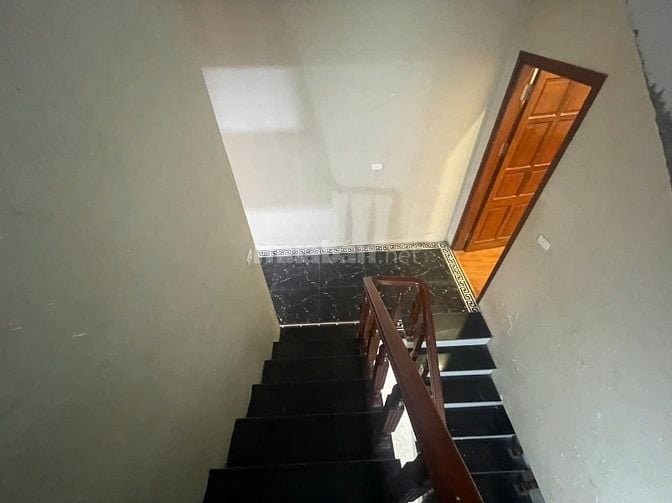 Nhà riêng ngõ phố tân mai nguyễn chính dt65m2x4,5t giá 18tr