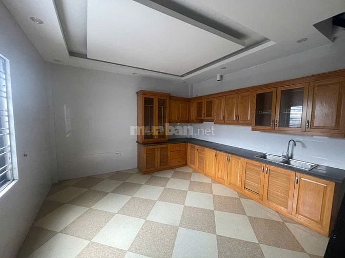 Nhà riêng ngõ phố tân mai nguyễn chính dt65m2x4,5t giá 18tr