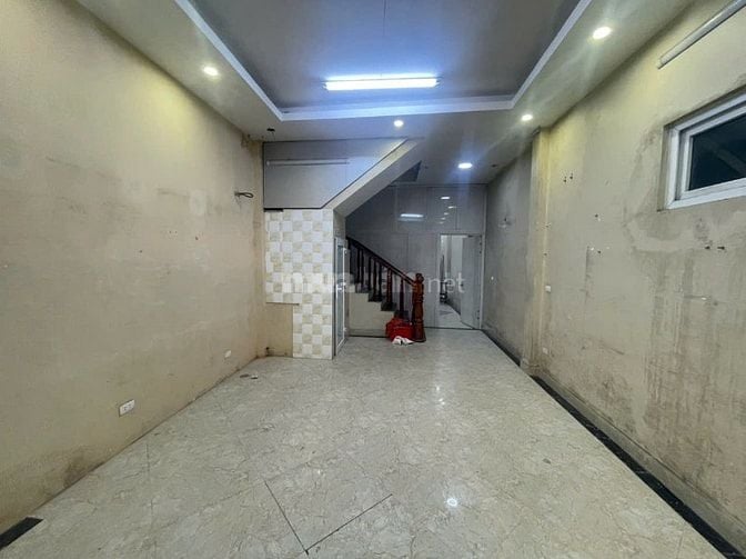 Nhà riêng ngõ phố tân mai nguyễn chính dt65m2x4,5t giá 18tr