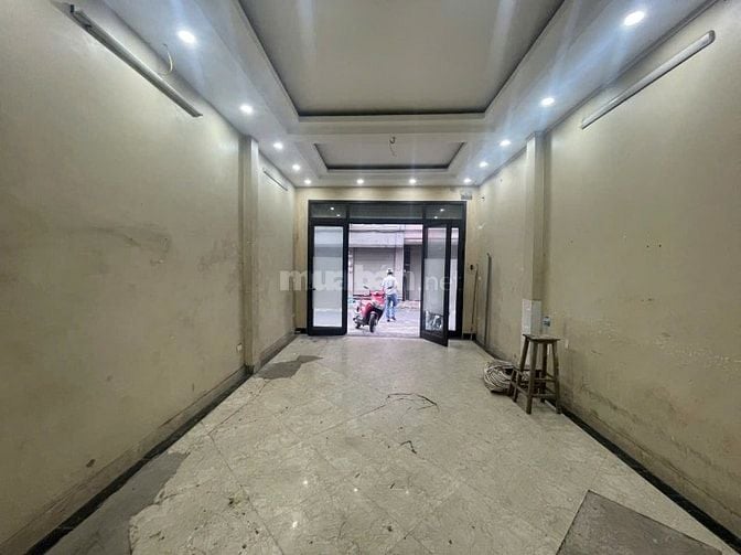 Nhà riêng ngõ phố tân mai nguyễn chính dt65m2x4,5t giá 18tr