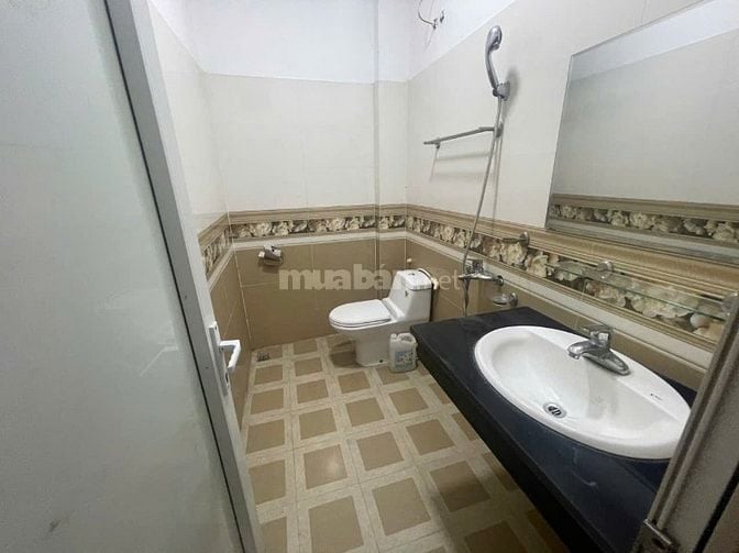 Nhà riêng ngõ phố tân mai nguyễn chính dt65m2x4,5t giá 18tr