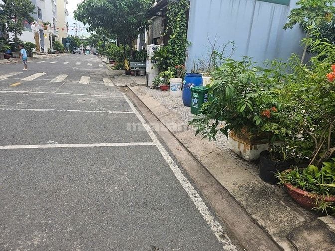 Bán gấp nhà cấp 4, đường xe hơi 2 chiều, ngay Trần Văn Giàu, giá: 5 tỷ