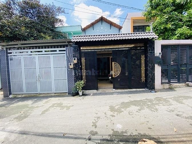Bán nhà hẻm xe hơi gần mặt tiền đường Linh Đông, TĐ. 100m2, 7.99 tỷ