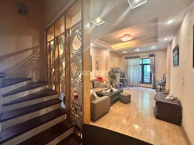 NGUYỄN VĂN CỪ 70m2 - OTO ĐỖ CỬA - NHÀ DÂN XÂY CỰC. 11.9 Tỷ